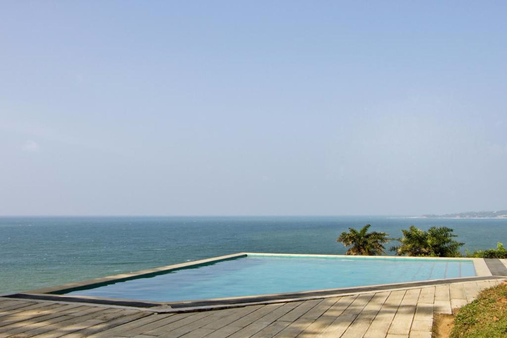 Red Cliffs Hotel Уелигама Екстериор снимка